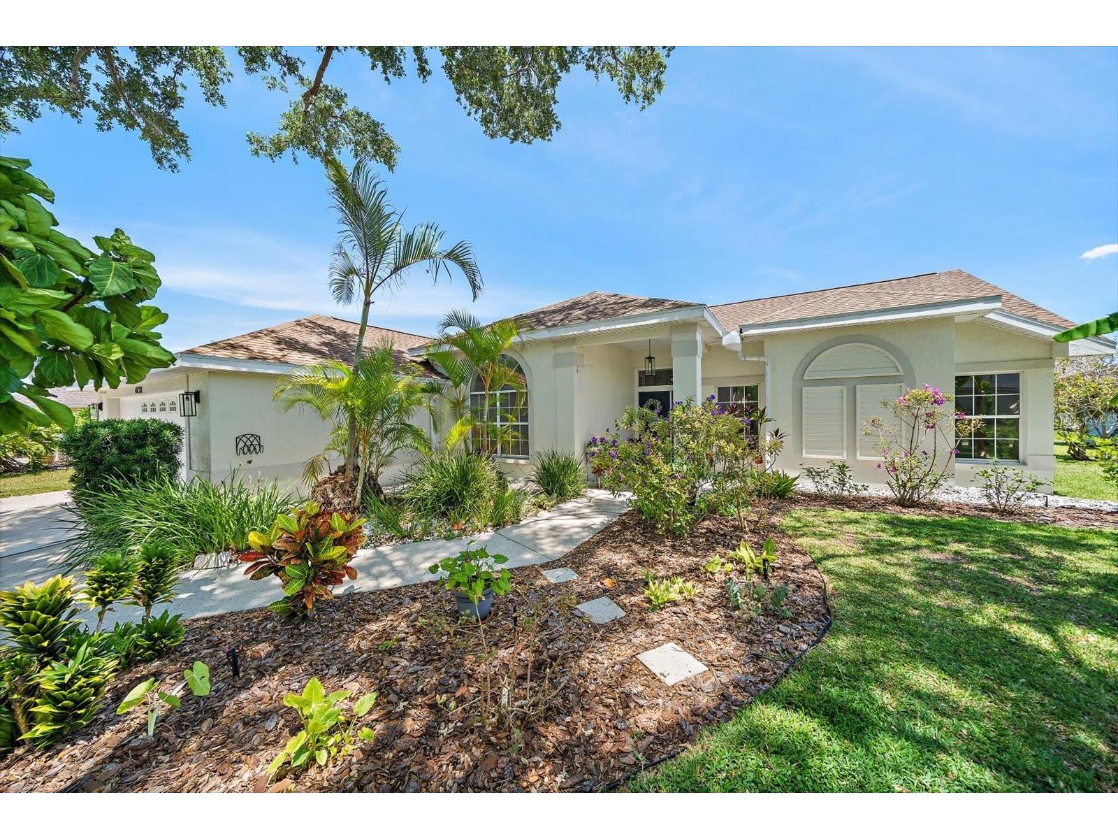 4732 Meadowview Circle Sarasota FL 34233 A4693999 image2