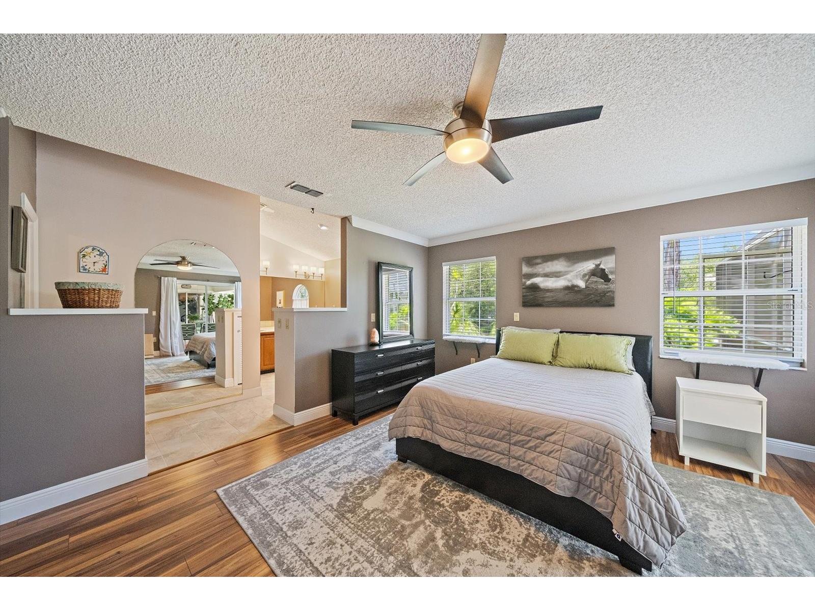 4732 Meadowview Circle Sarasota FL 34233 A4693999 image24