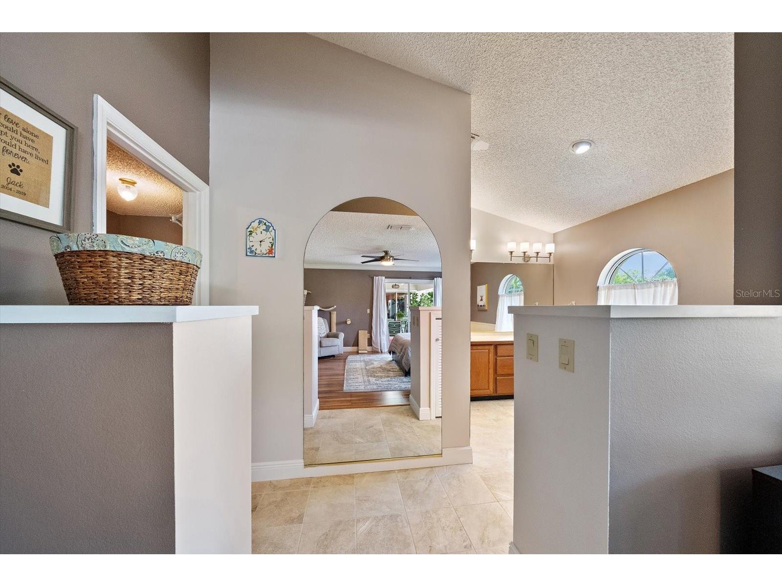 4732 Meadowview Circle Sarasota FL 34233 A4693999 image27