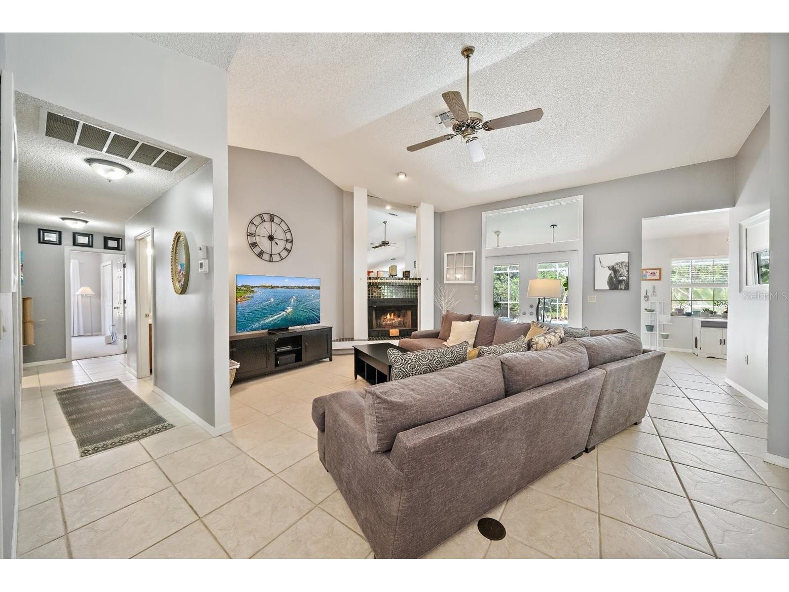 4732 Meadowview Circle Sarasota FL 34233 A4693999 image6