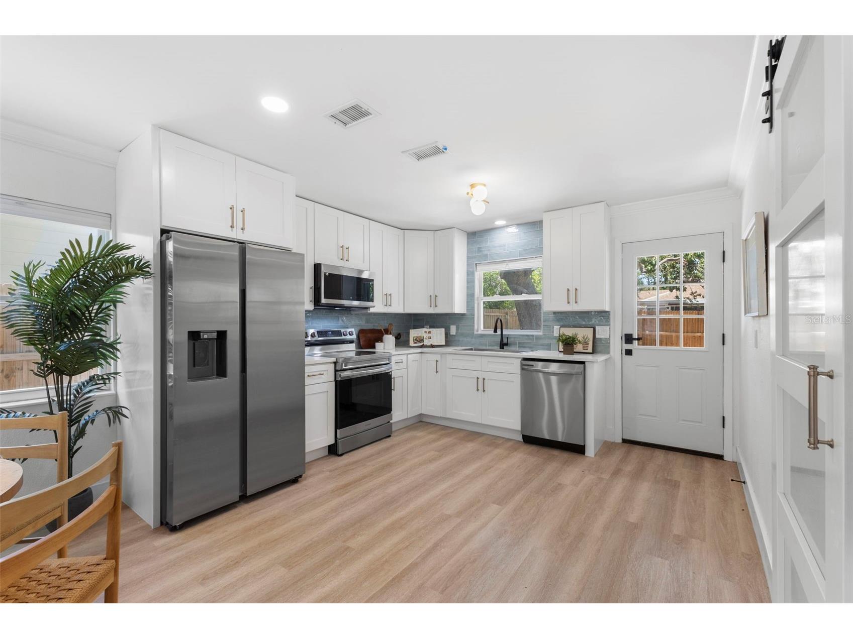 4733 25th Avenue S Saint Petersburg FL 33711 TB8523469 image9