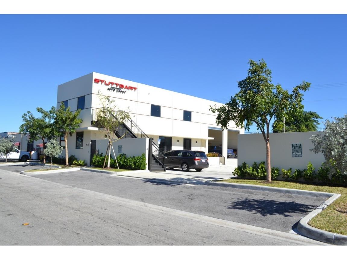 4733 E 10 Th Lane Hialeah FL 33013 O6207977 image1