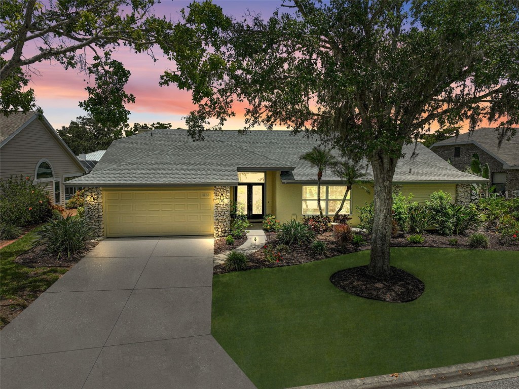 4733 Spring Meadow Lane Sarasota FL 34233 A4655503 image1