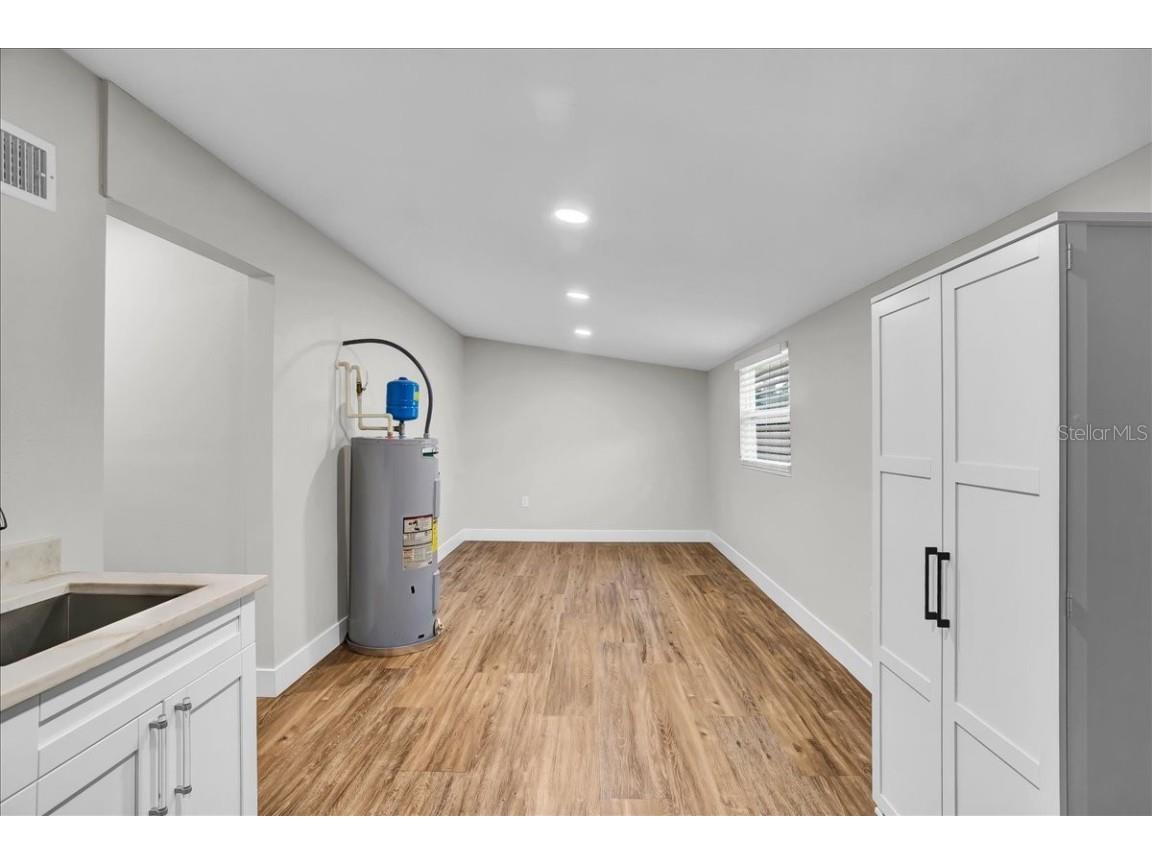 4733 W Iowa Avenue Tampa FL 33616 TB8434998 image54