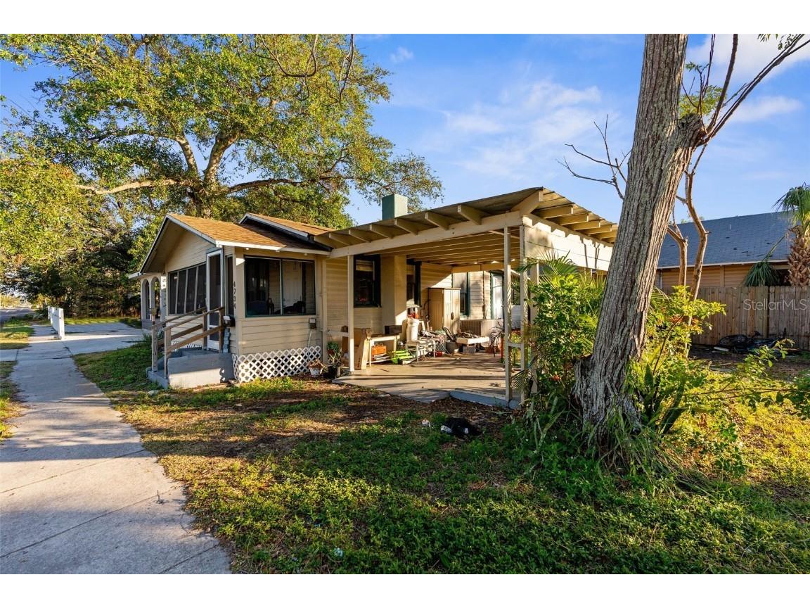 4734 15th Avenue S Saint Petersburg FL 33711 TB8332124 image3