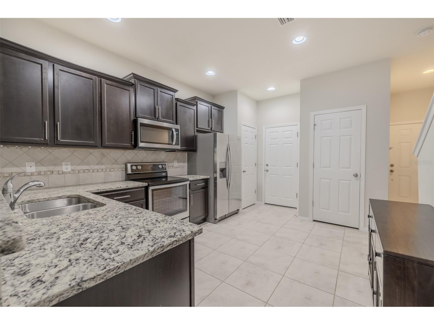 4734 White Sanderling Ct Court Tampa FL 33619 TB8469745 image10