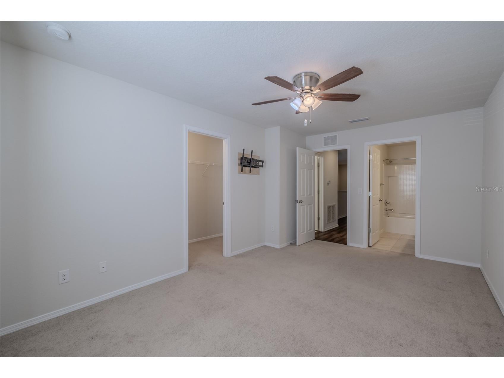 4734 White Sanderling Ct Court Tampa FL 33619 TB8469745 image13