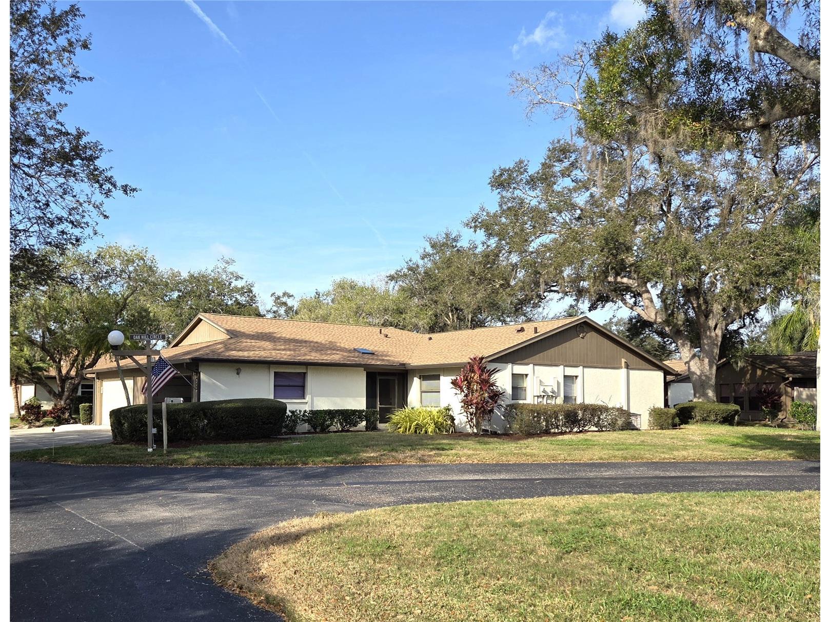 4735 Oak Hill Drive #8 Sarasota FL 34232 A4678024 image1