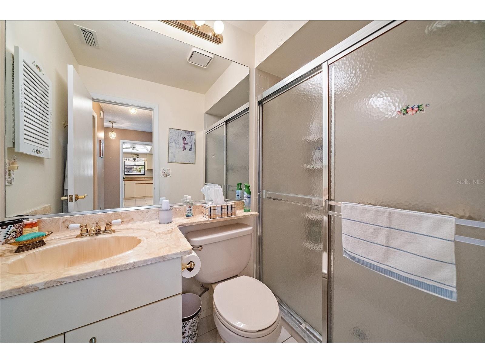 4735 Oak Hill Drive #8 Sarasota FL 34232 A4678024 image18