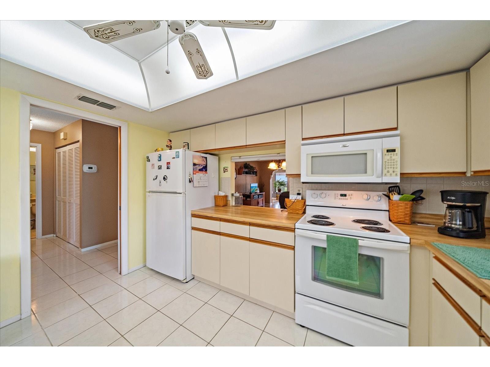 4735 Oak Hill Drive #8 Sarasota FL 34232 A4678024 image22