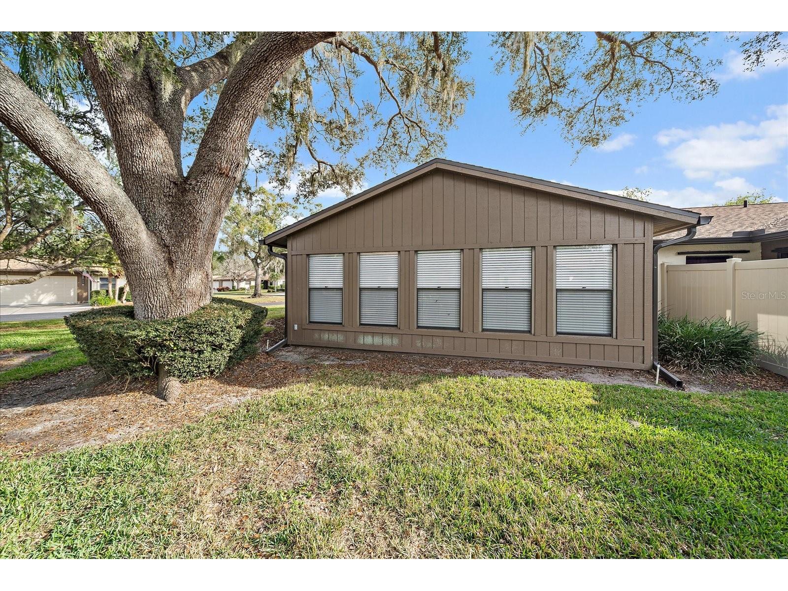 4735 Oak Hill Drive #8 Sarasota FL 34232 A4678024 image24