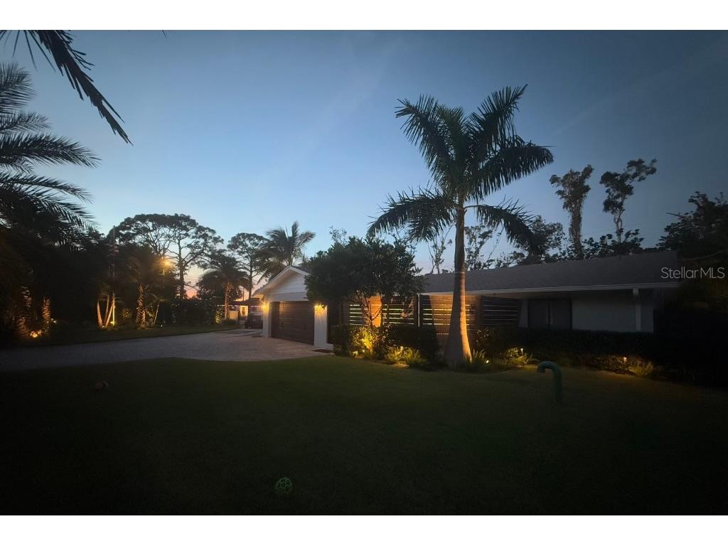 4735 Riverwood Circle Sarasota FL 34231 A4669956 image1