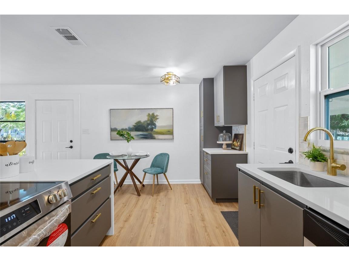 4735 W Wisconsin Avenue Tampa FL 33616 TB8449655 image9