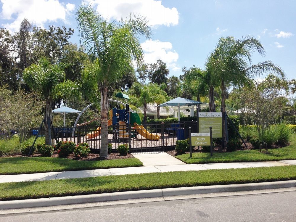 4735 Woodbrook Dr Sarasota FL 34243 A4693683 image16
