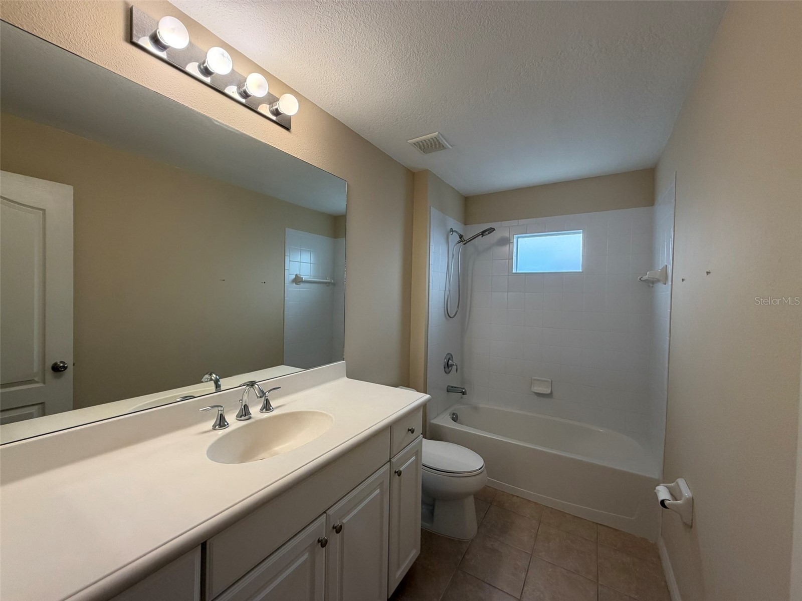 4735 Woodbrook Dr Sarasota FL 34243 A4693683 image7