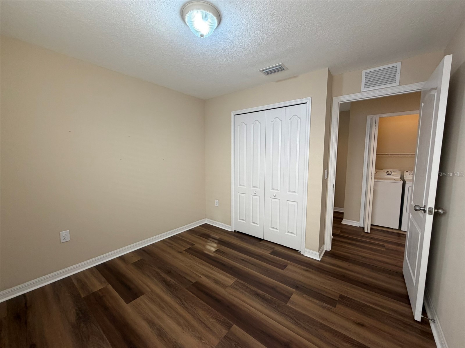 4735 Woodbrook Dr Sarasota FL 34243 A4693683 image9
