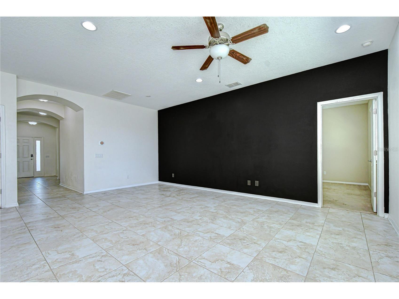 4736 Woods Landing Lane Tampa FL 33619 TB8475405 image15
