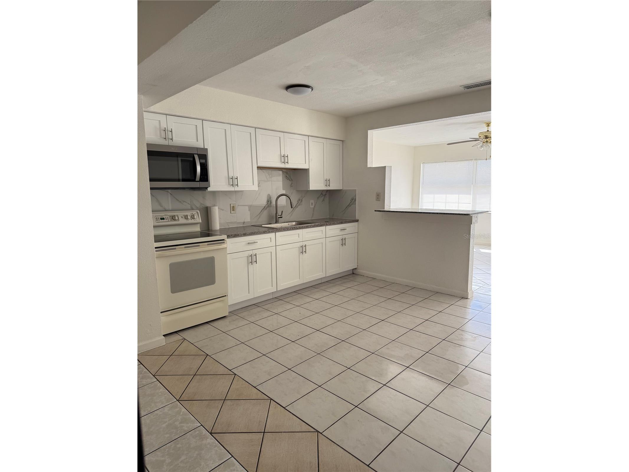 4737 56th Avenue N Saint Petersburg FL 33714 TB8481011 image2