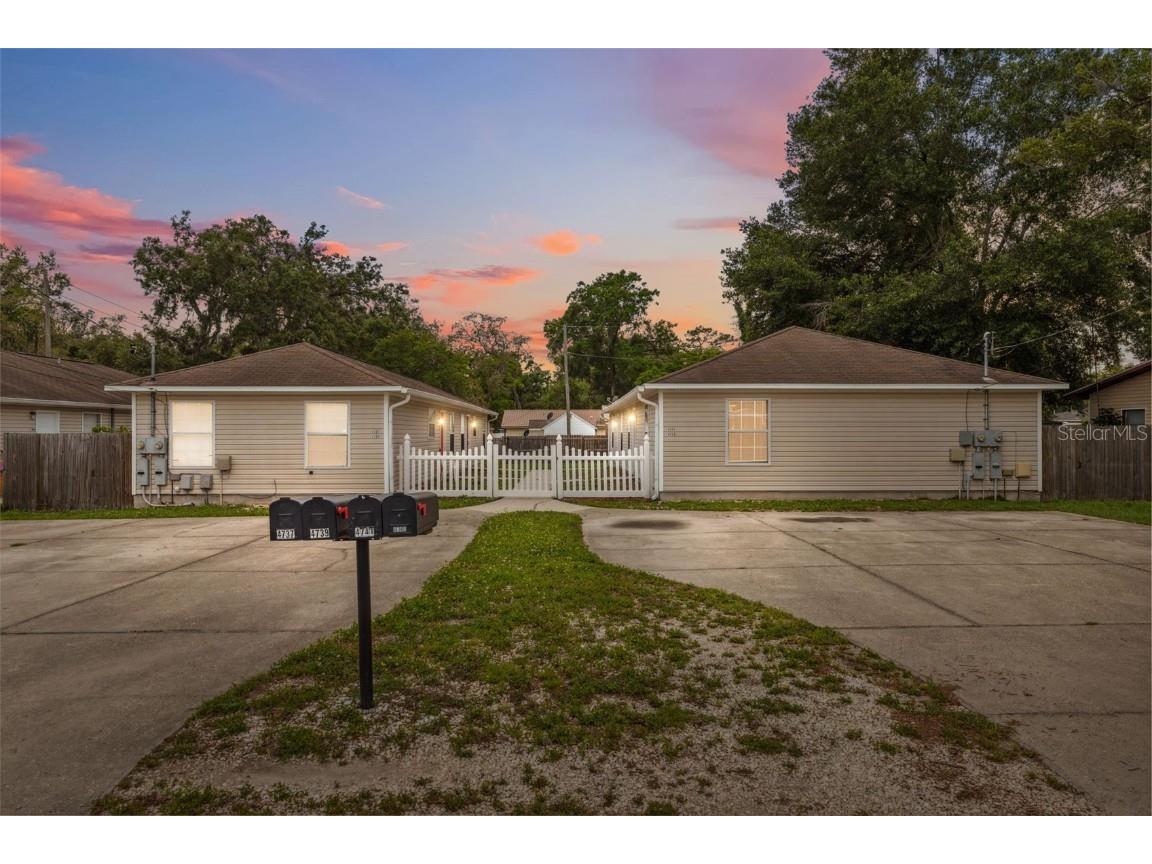 4737 6th Street Zephyrhills FL 33542 W7875744 image1