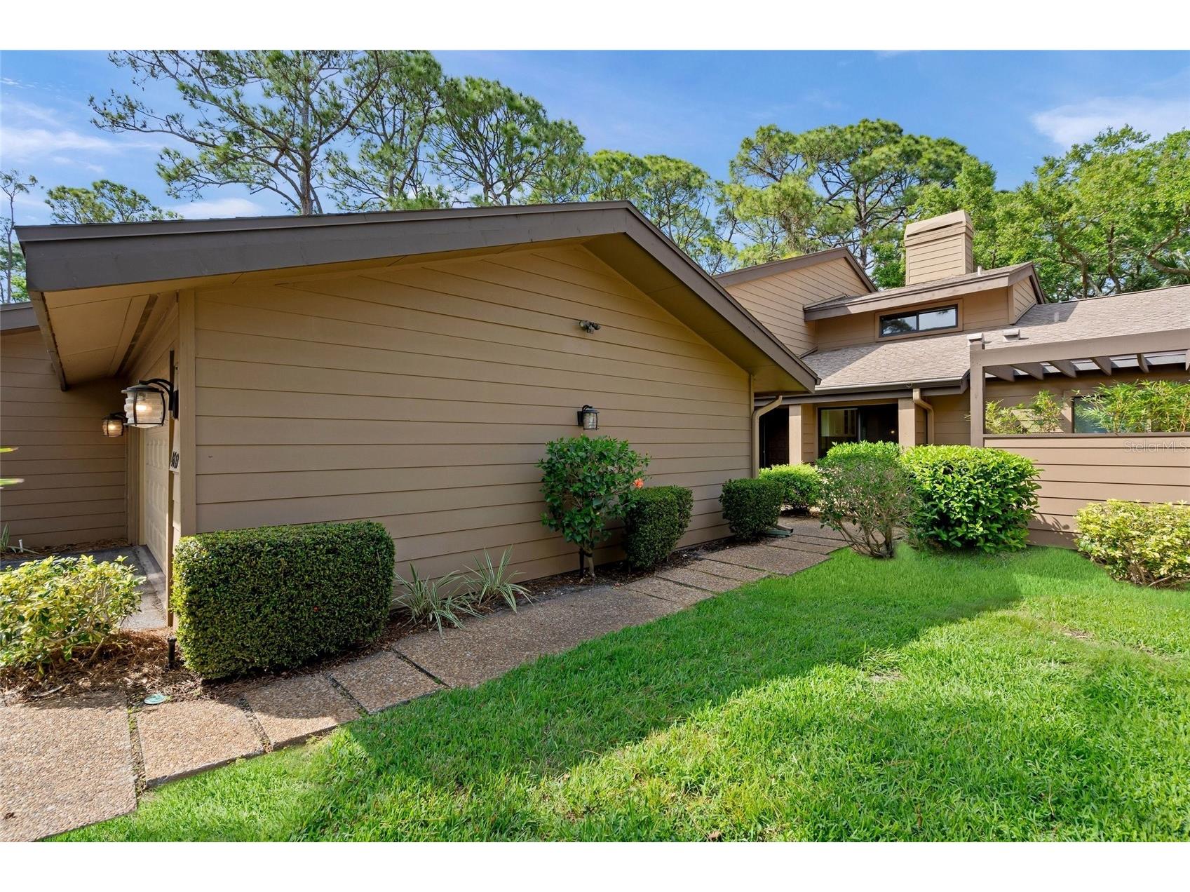 4737 Chandlers Forde #14 Sarasota FL 34235 A4686909 image1