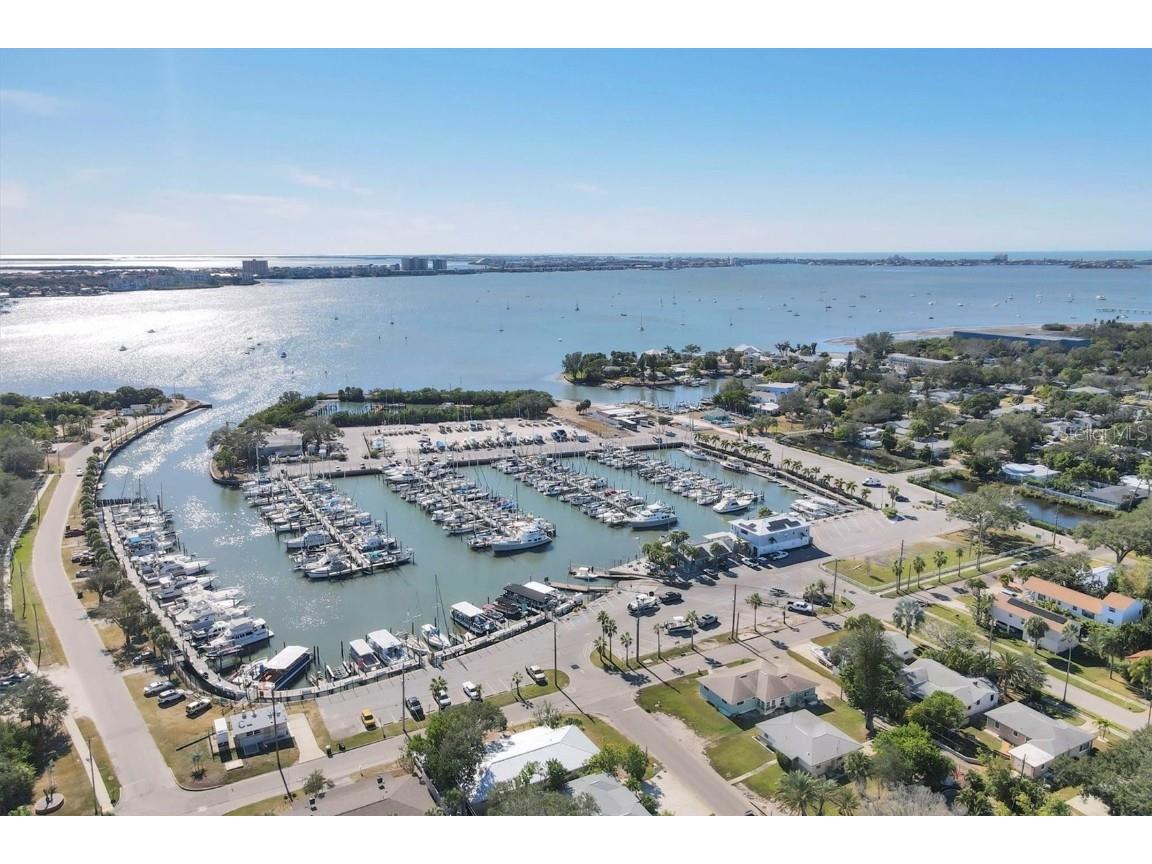 4737 Del Rio Way S Gulfport FL 33711 A4671834 image36