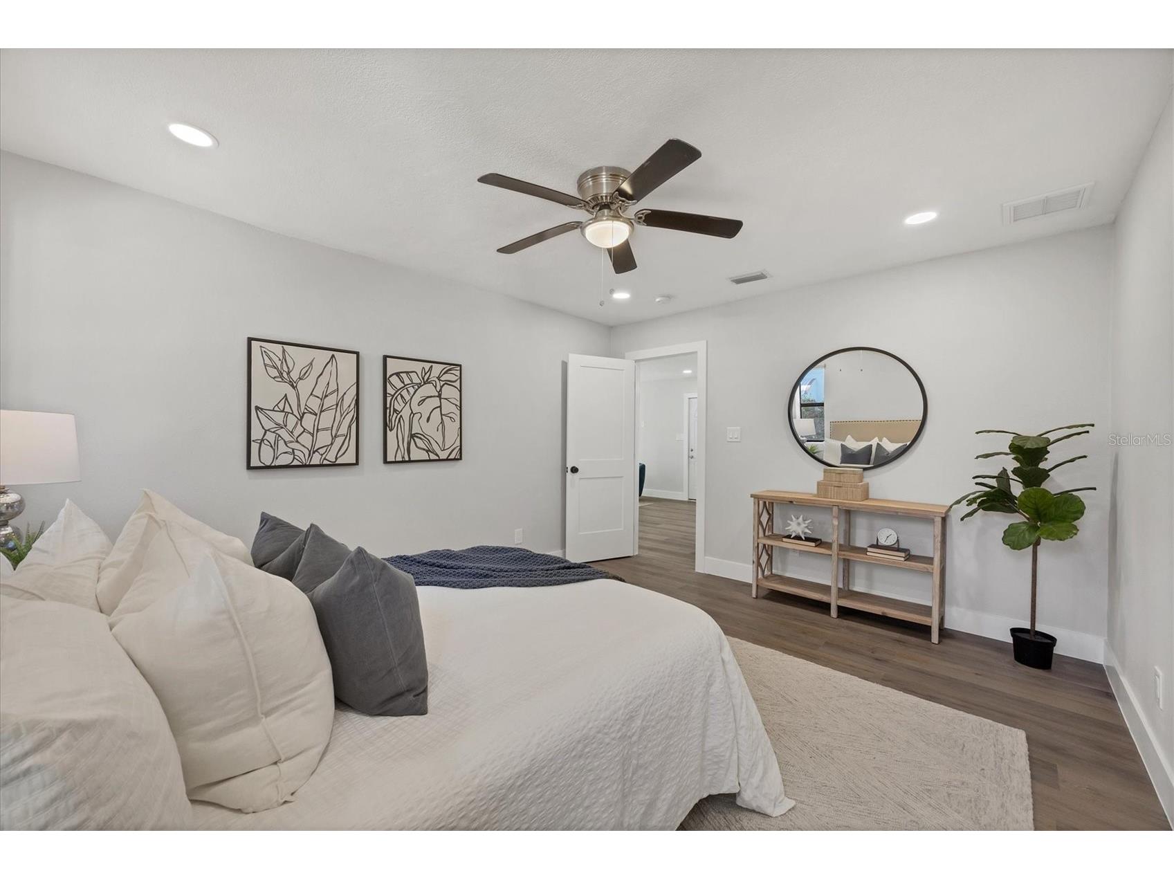 4737 Del Rio Way S Gulfport FL 33711 A4685958 image21