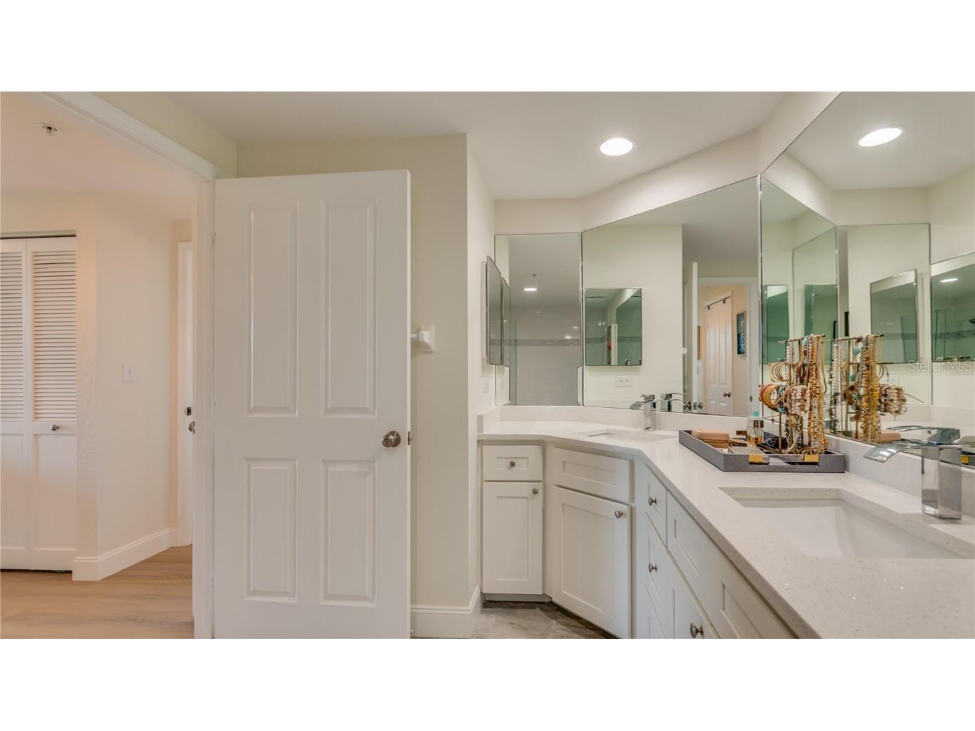 4737 Dolphin Cay Lane S #107 Saint Petersburg FL 33711 TB8438307 image31