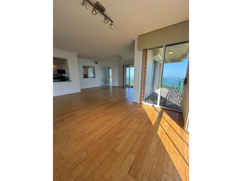 4737 Dolphin Cay Lane S #408 Saint Petersburg FL 33711 TB8386994 image12