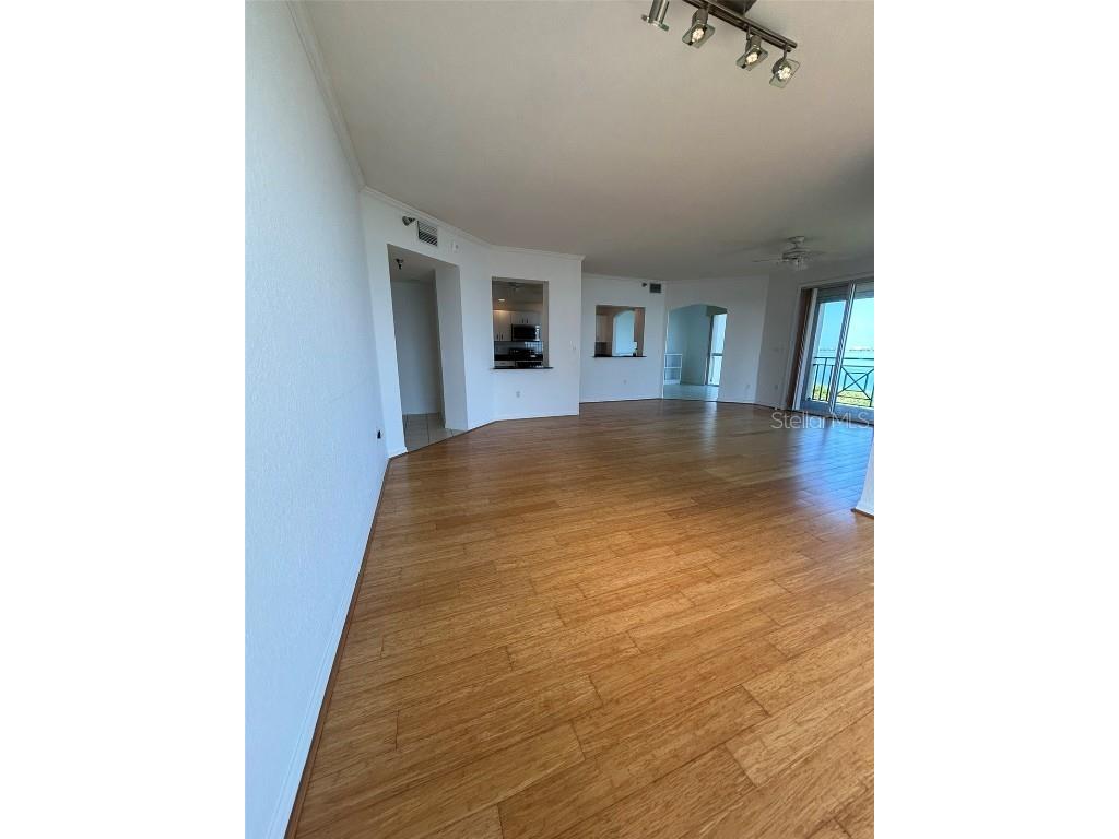 4737 Dolphin Cay Lane S #408 Saint Petersburg FL 33711 TB8386994 image13