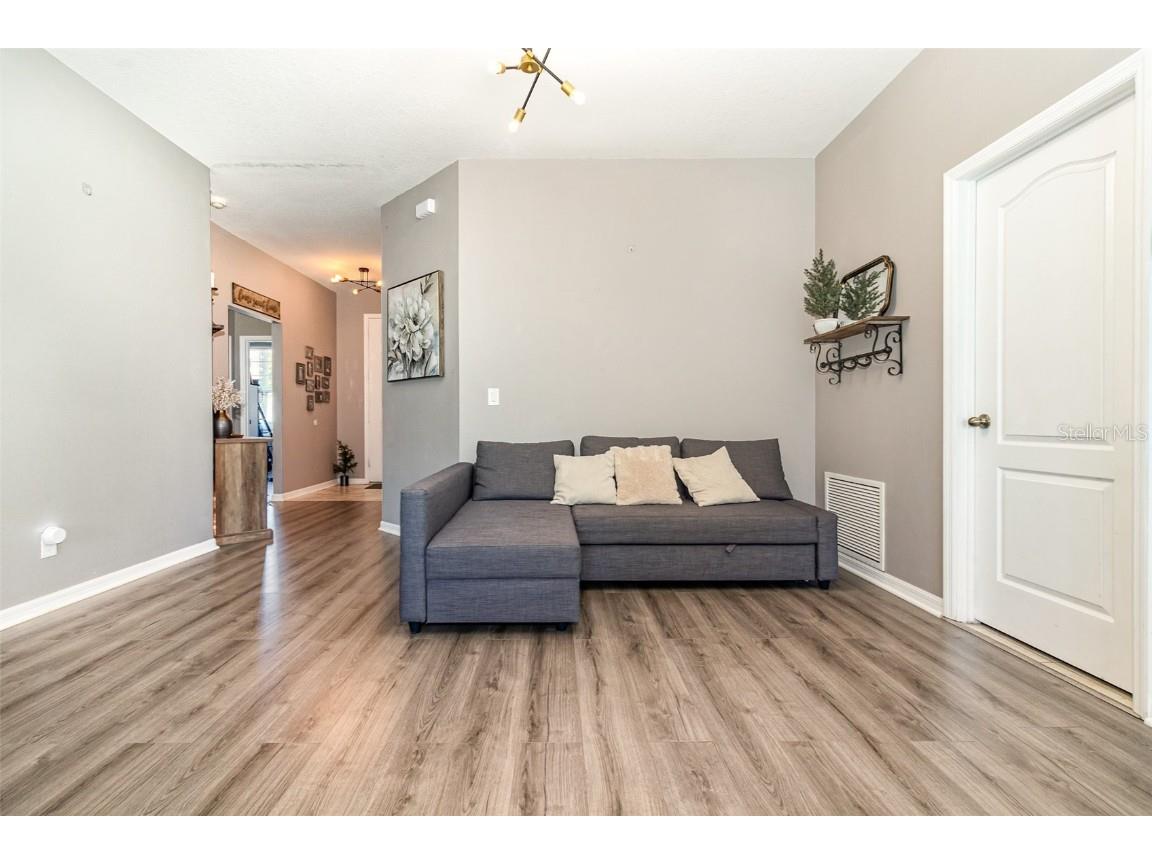 4737 Maple Park Street Orlando FL 32811 O6310186 image1