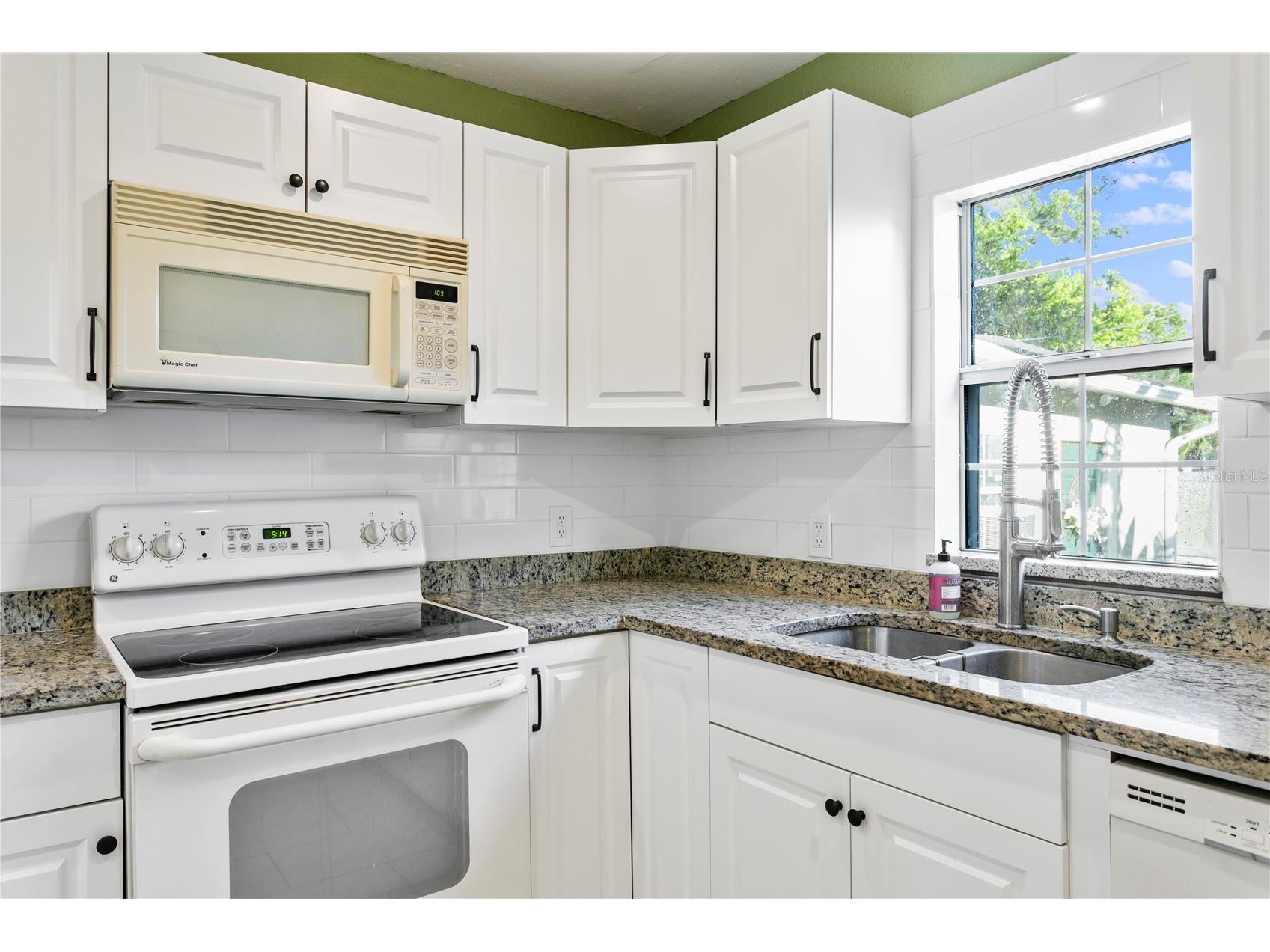 4740 22nd Avenue N Saint Petersburg FL 33713 TB8521933 image12