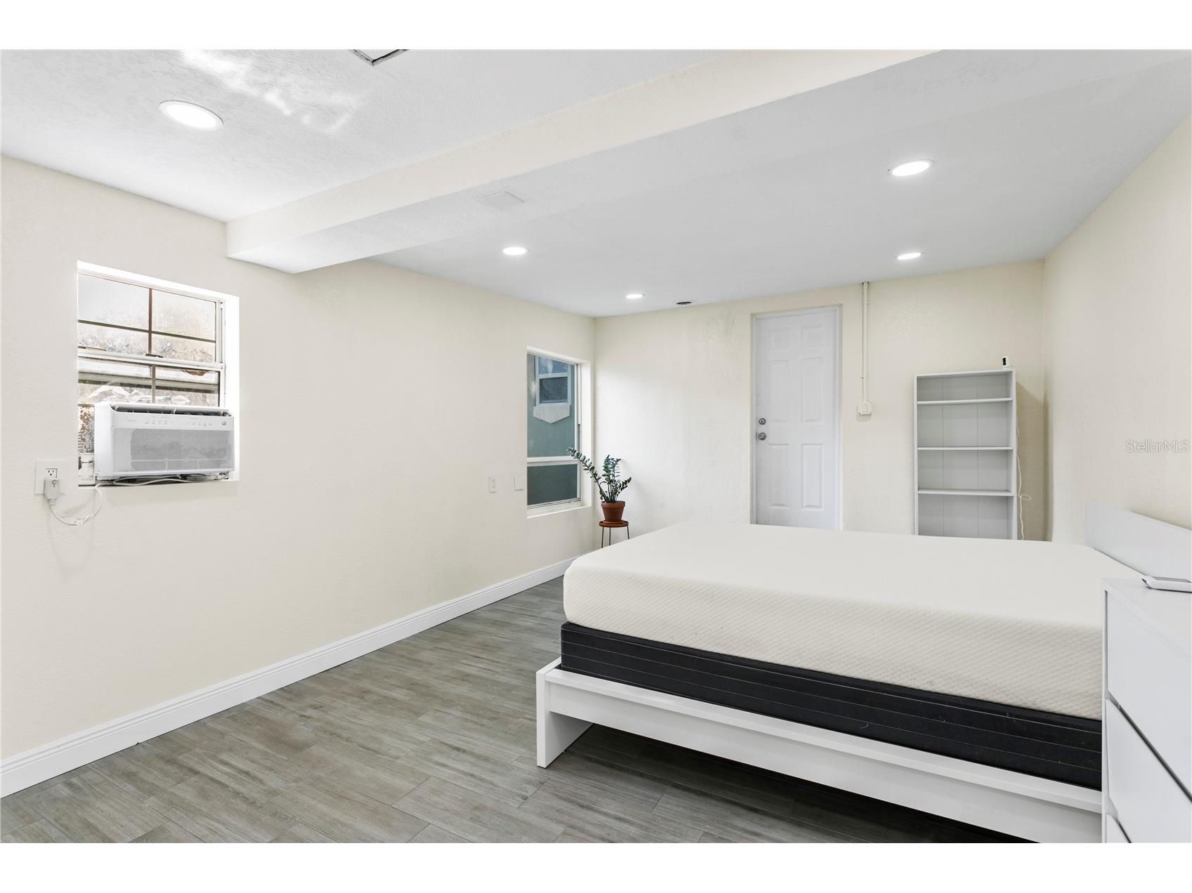 4740 22nd Avenue N Saint Petersburg FL 33713 TB8521933 image22
