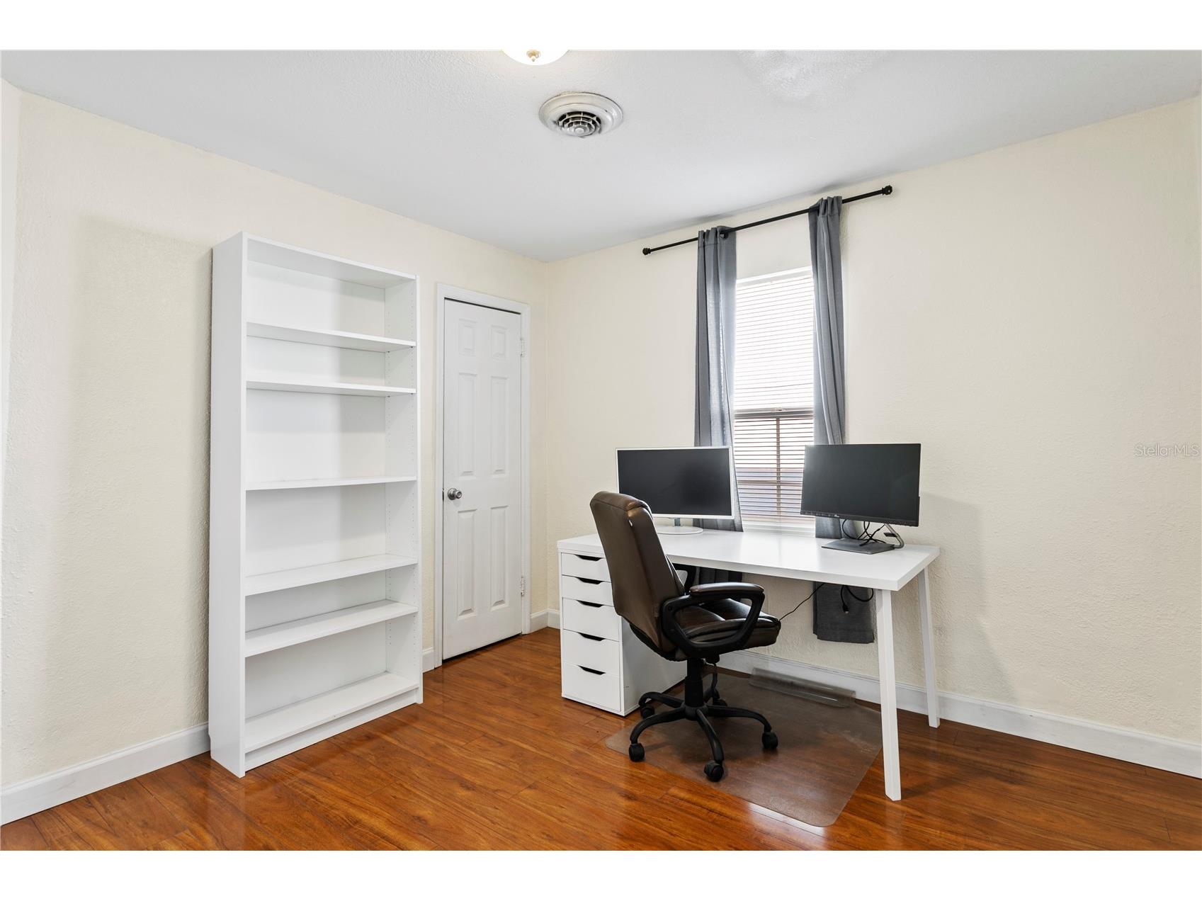 4740 22nd Avenue N Saint Petersburg FL 33713 TB8521933 image25