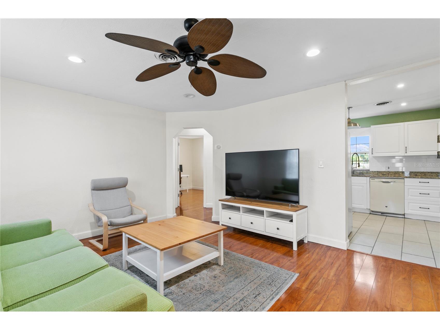 4740 22nd Avenue N Saint Petersburg FL 33713 TB8521933 image6