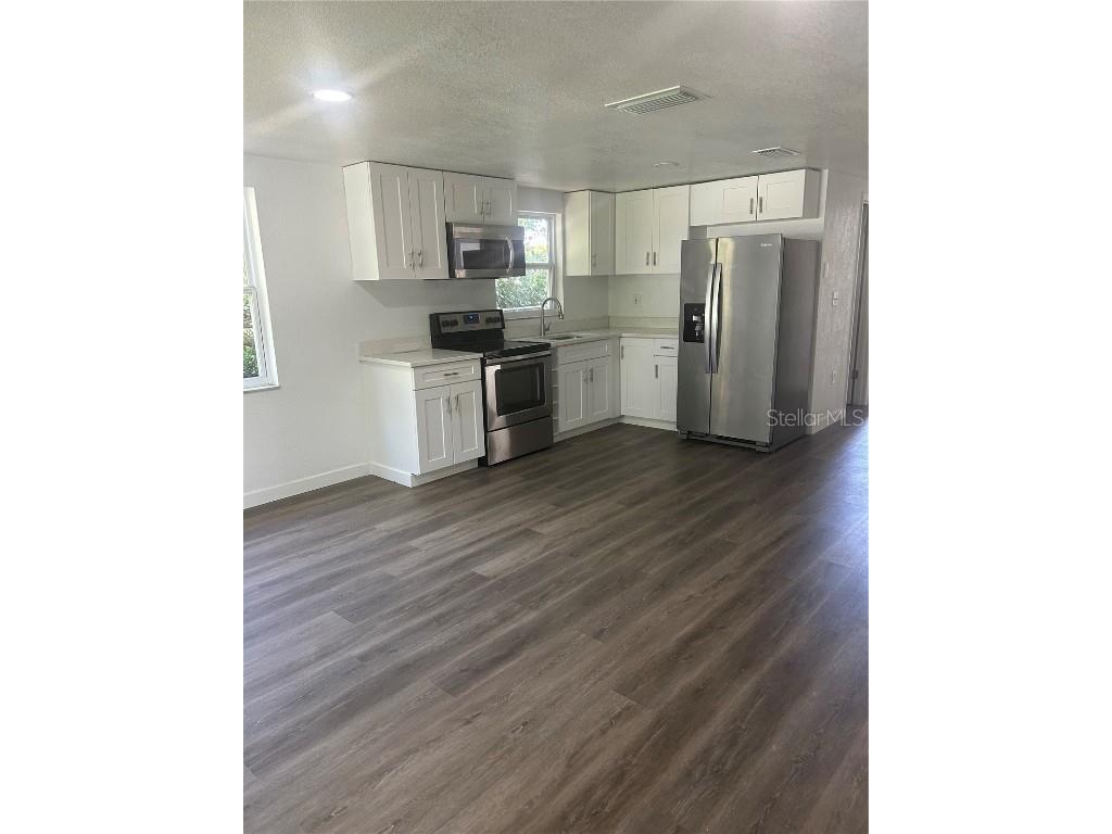 4740 Garcia Avenue Sarasota FL 34233 A4655366 image1