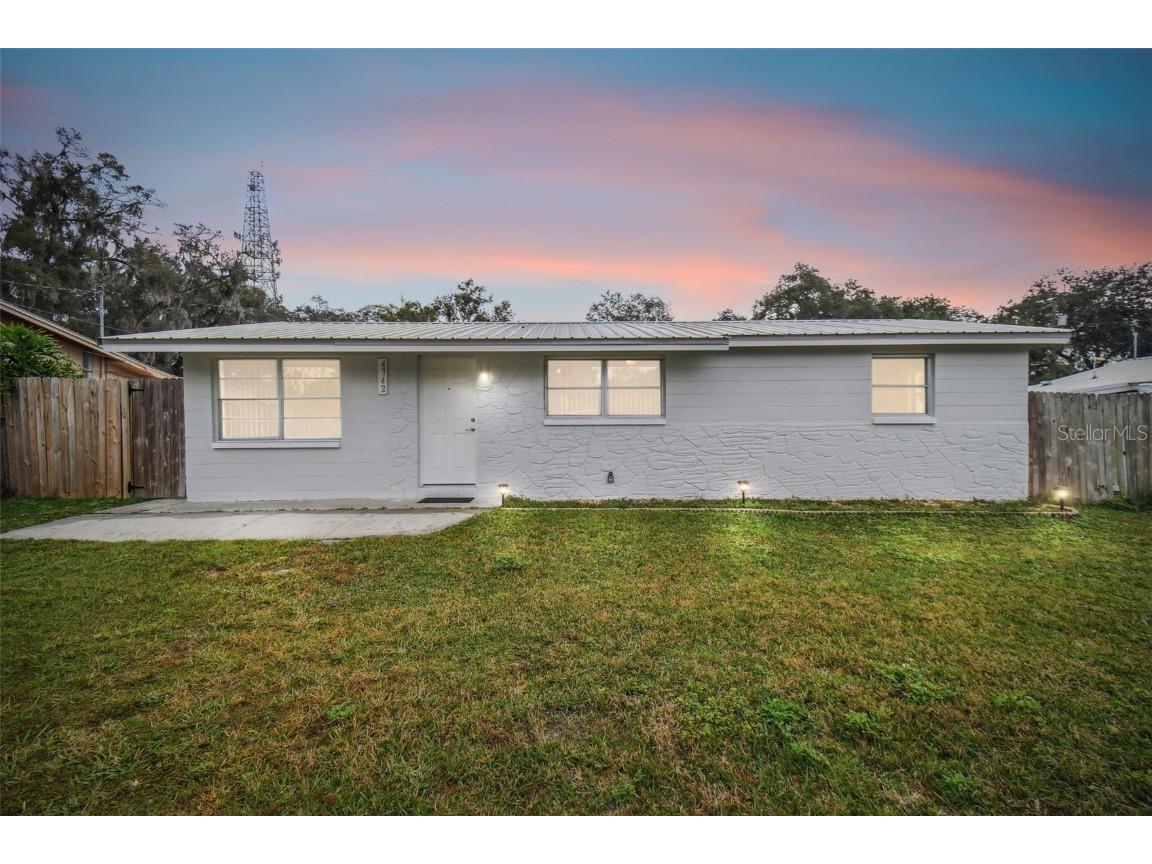 4742 6th Street Zephyrhills FL 33542 U8228675 image1