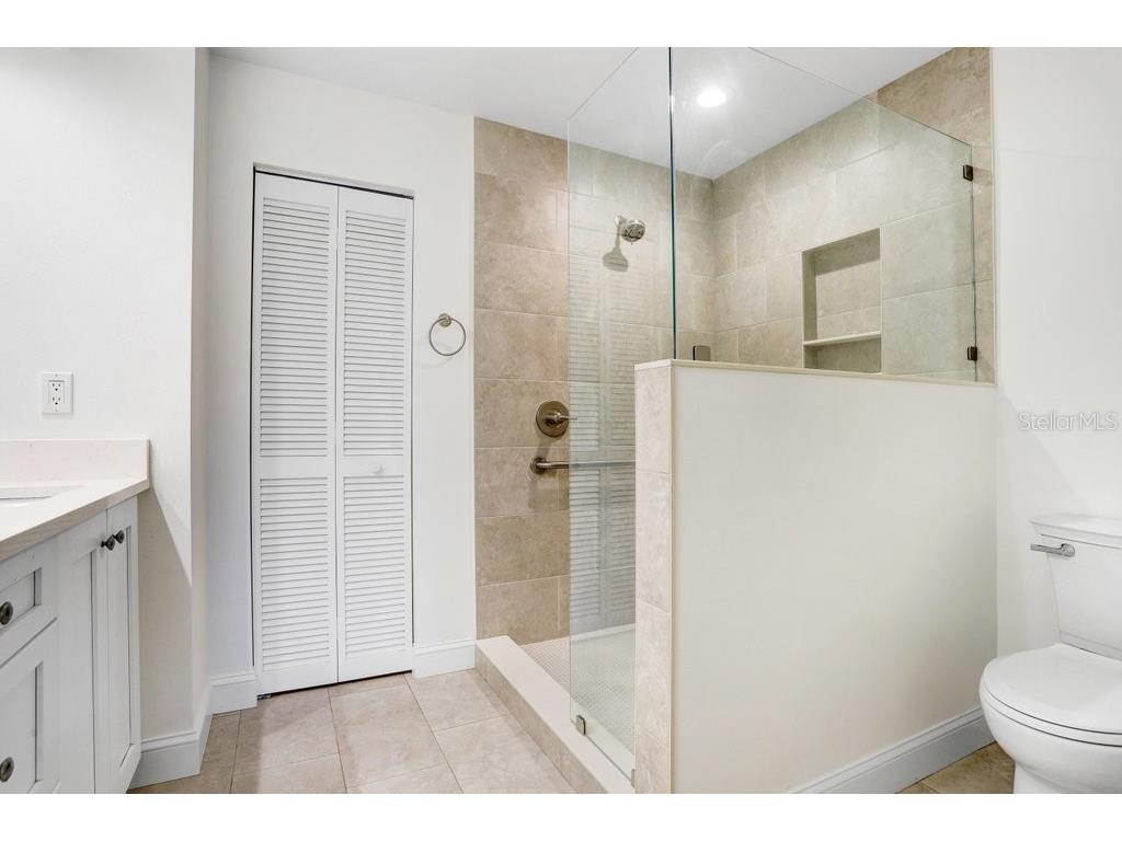 4742 Oak Hill Drive #12 Sarasota FL 34232 - POND TB8455745 image19