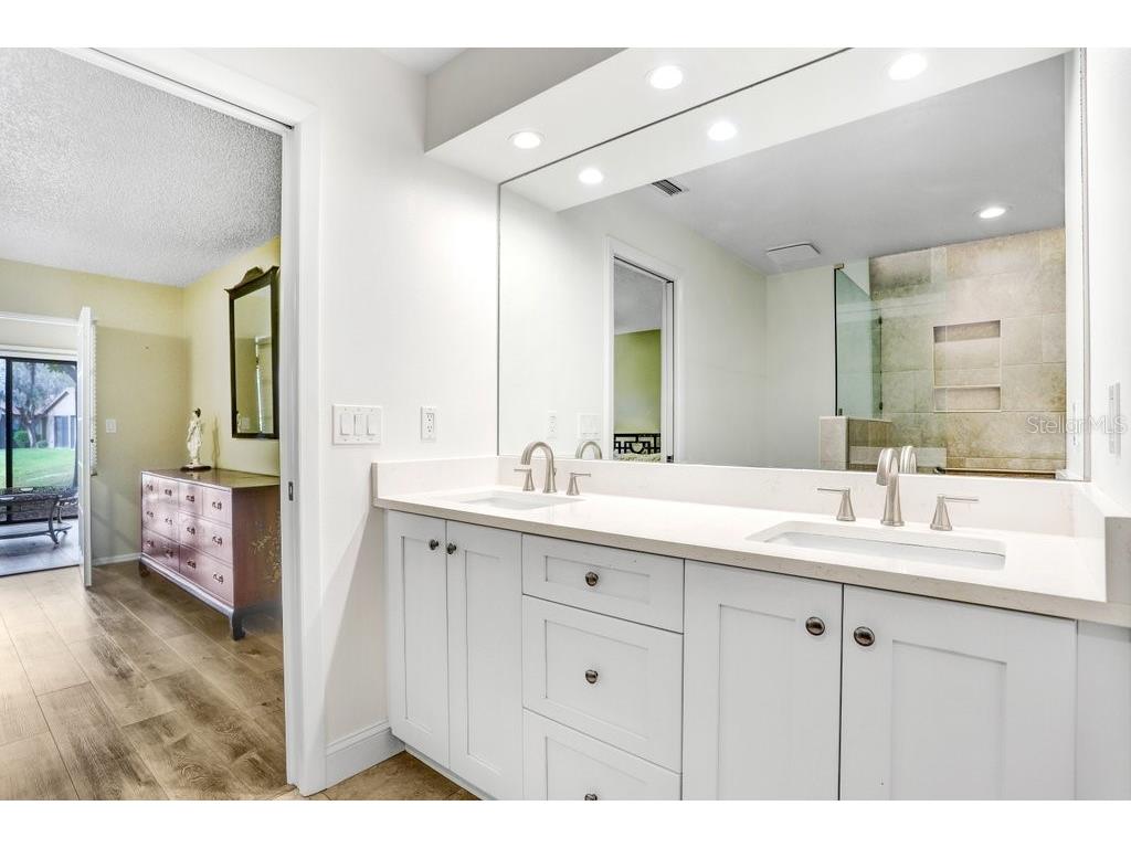 4742 Oak Hill Drive #12 Sarasota FL 34232 - POND TB8455745 image20