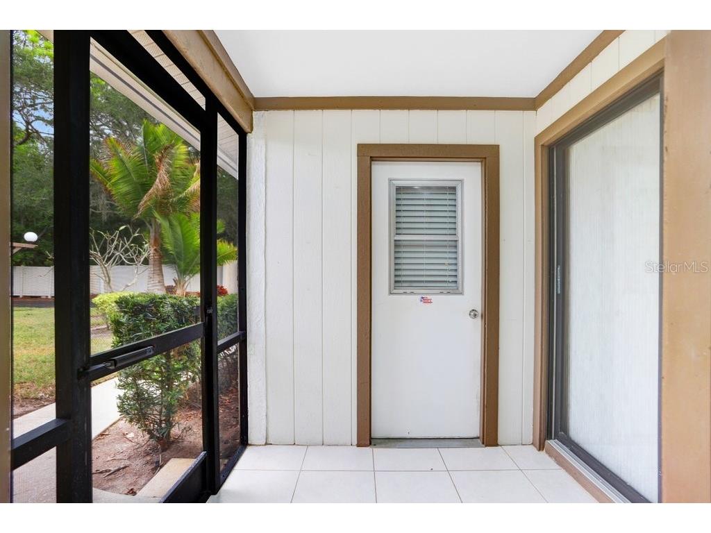 4742 Oak Hill Drive #12 Sarasota FL 34232 - POND TB8455745 image4