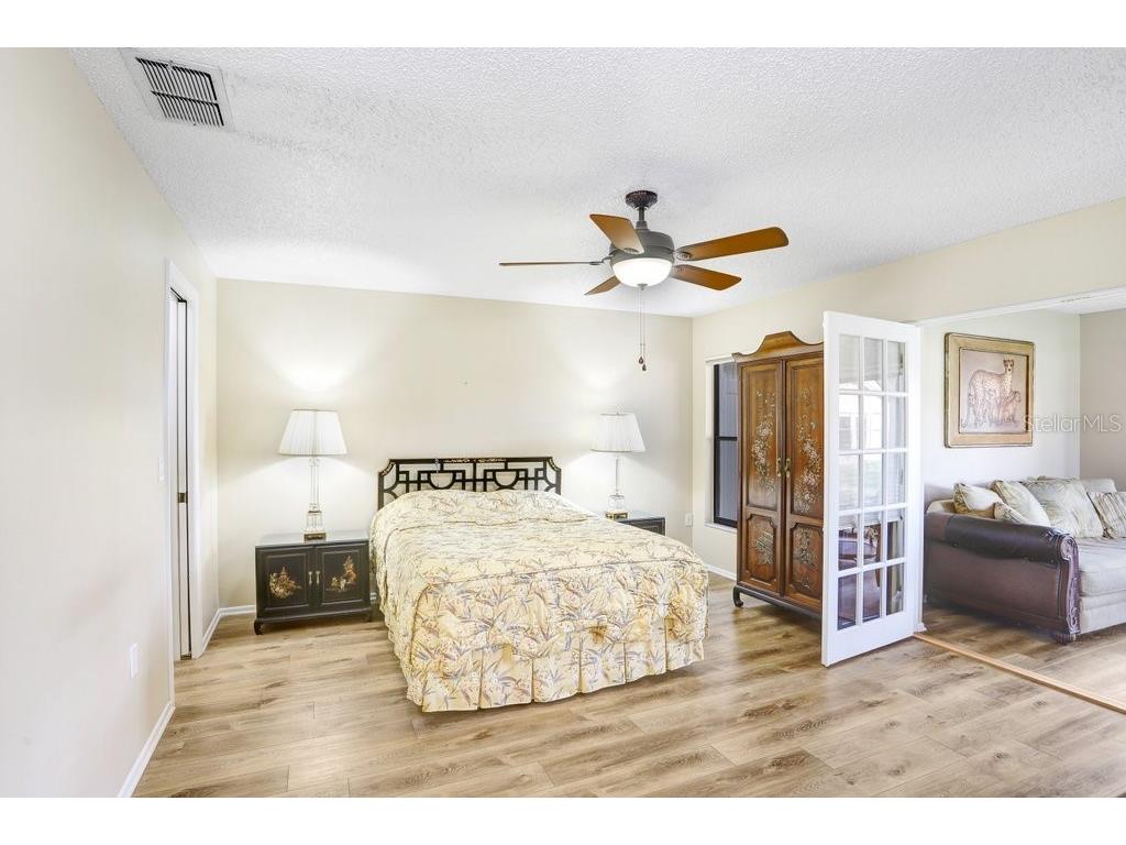 4742 Oak Hill Drive #12 Sarasota FL 34232 - POND TB8455745 image7