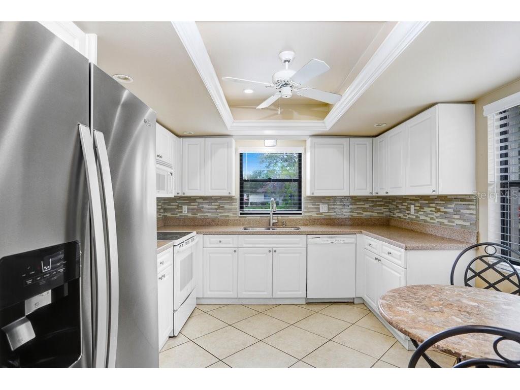 4742 Oak Hill Drive #12 Sarasota FL 34232 - POND TB8455745 image8