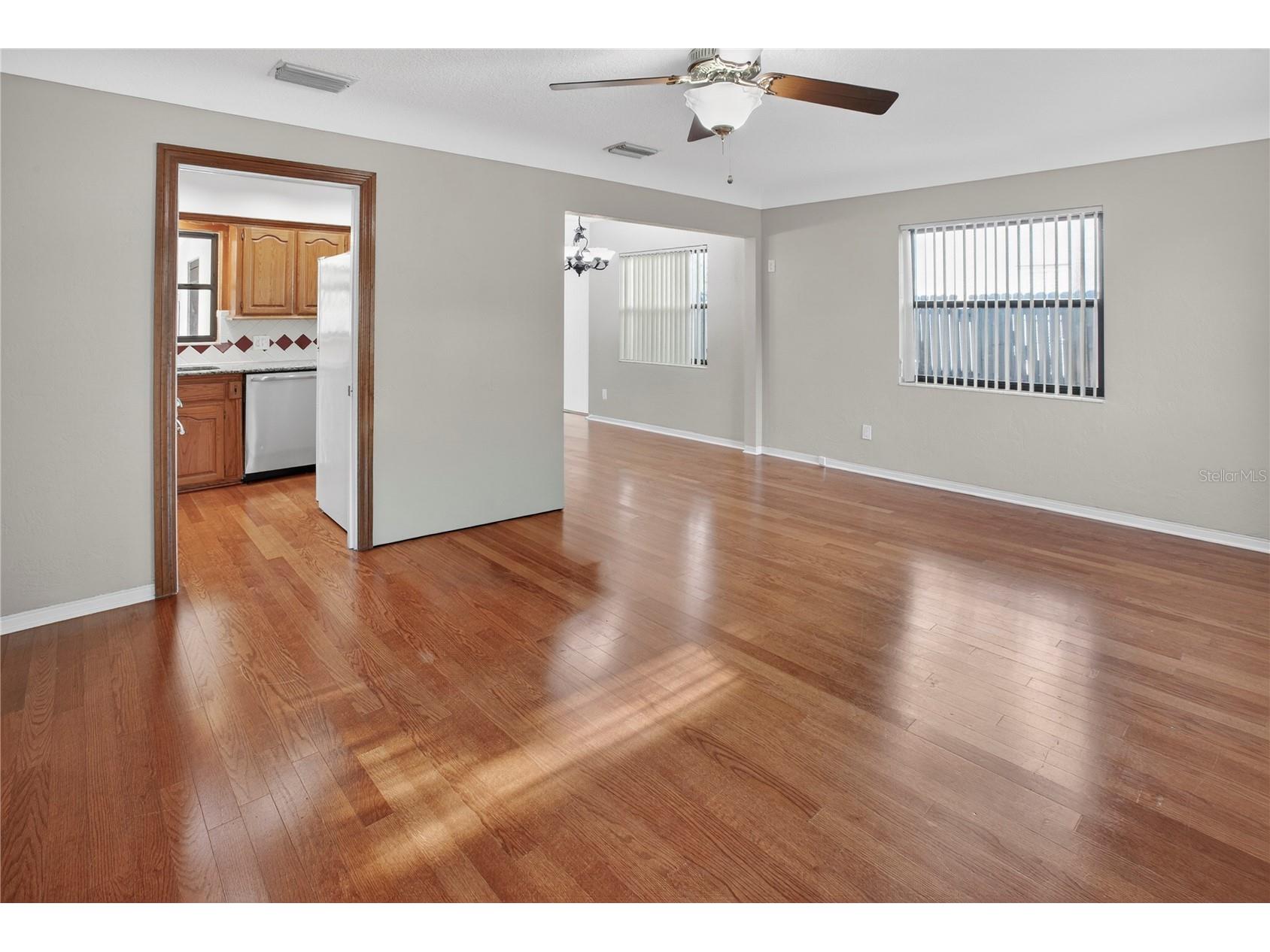 4745 14th Avenue N Saint Petersburg FL 33713 TB8494345 image3