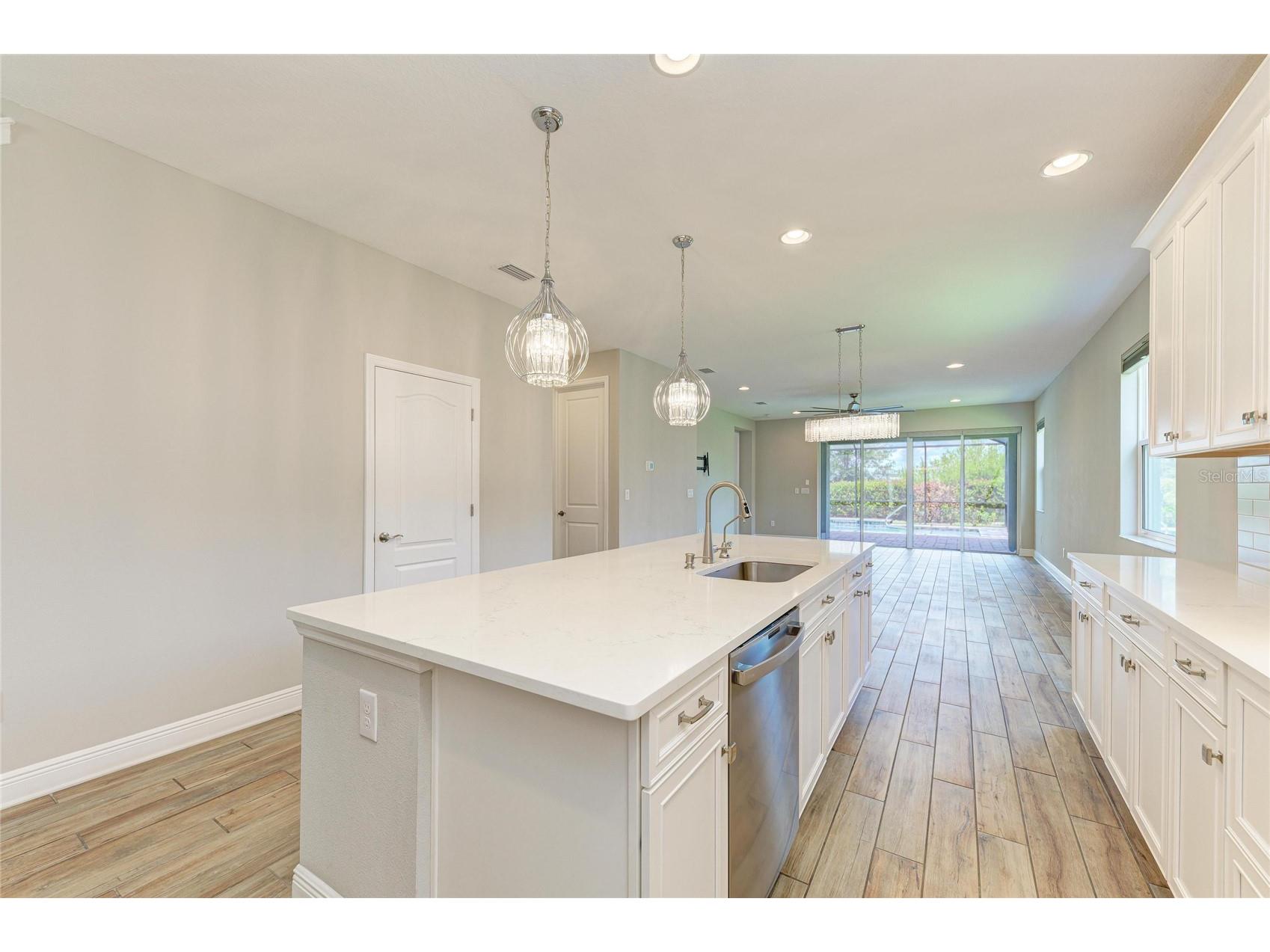 4745 Antrim Drive Sarasota FL 34240 A4693247 image16