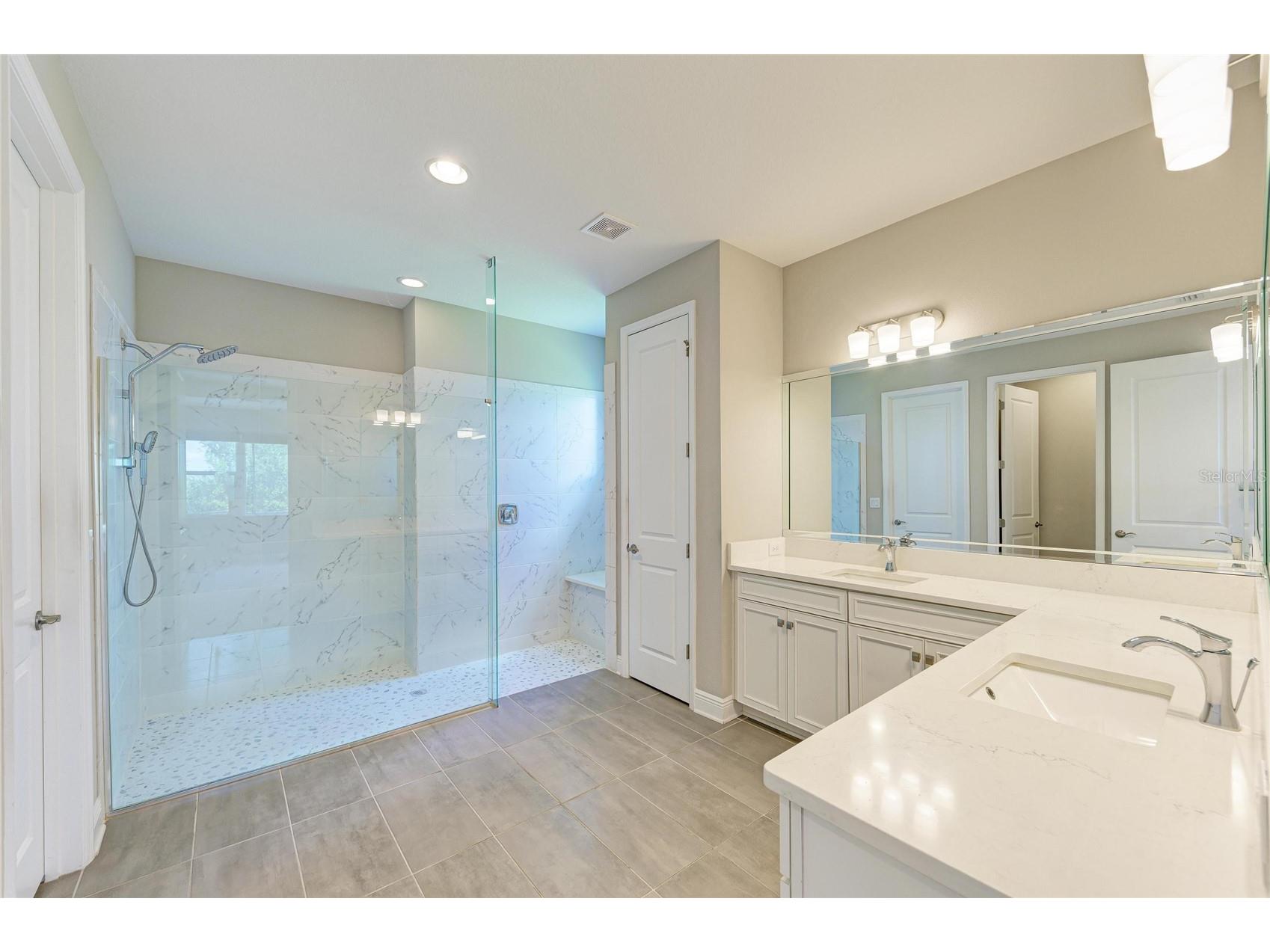 4745 Antrim Drive Sarasota FL 34240 A4693247 image34