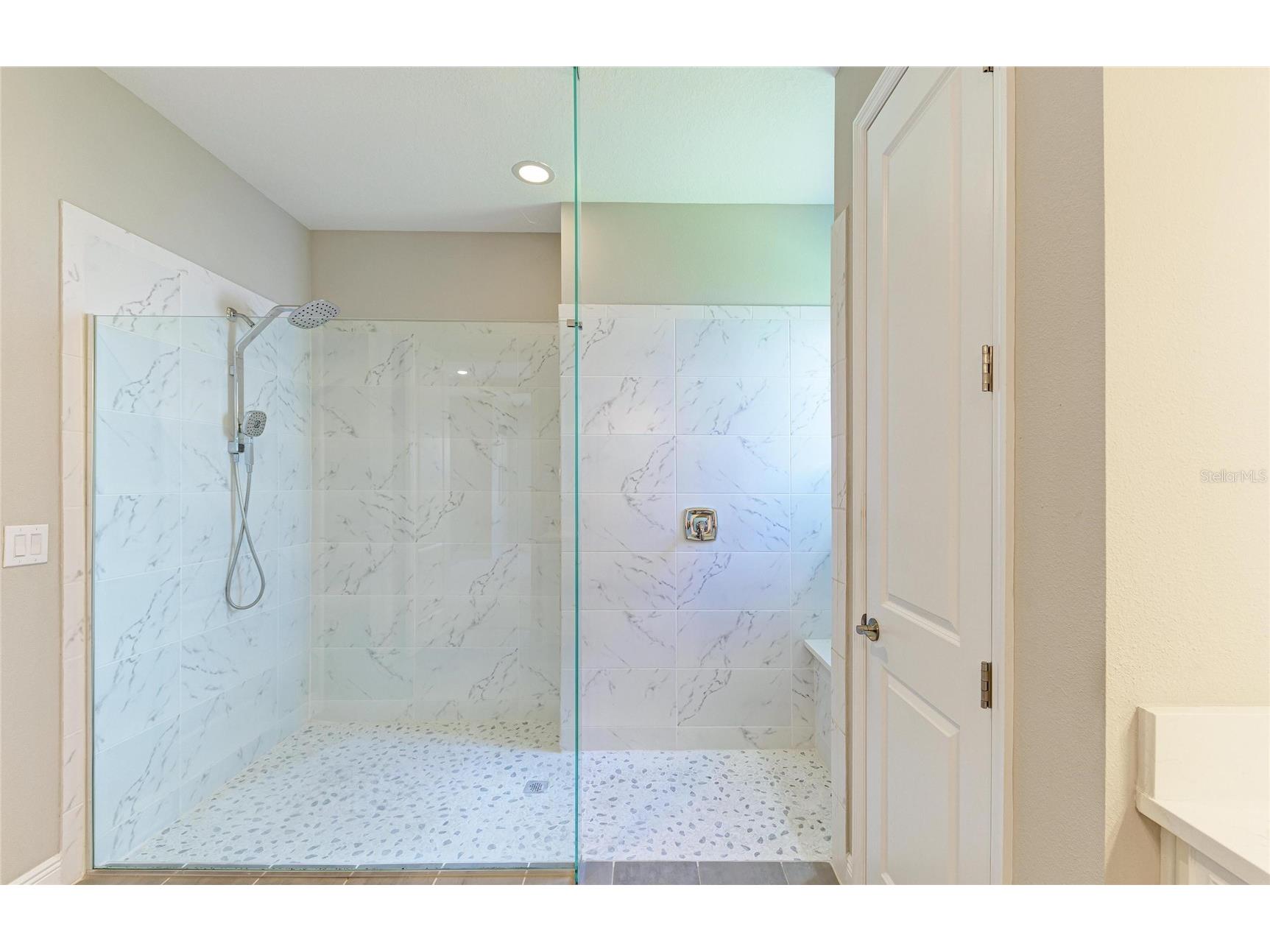 4745 Antrim Drive Sarasota FL 34240 A4693247 image36