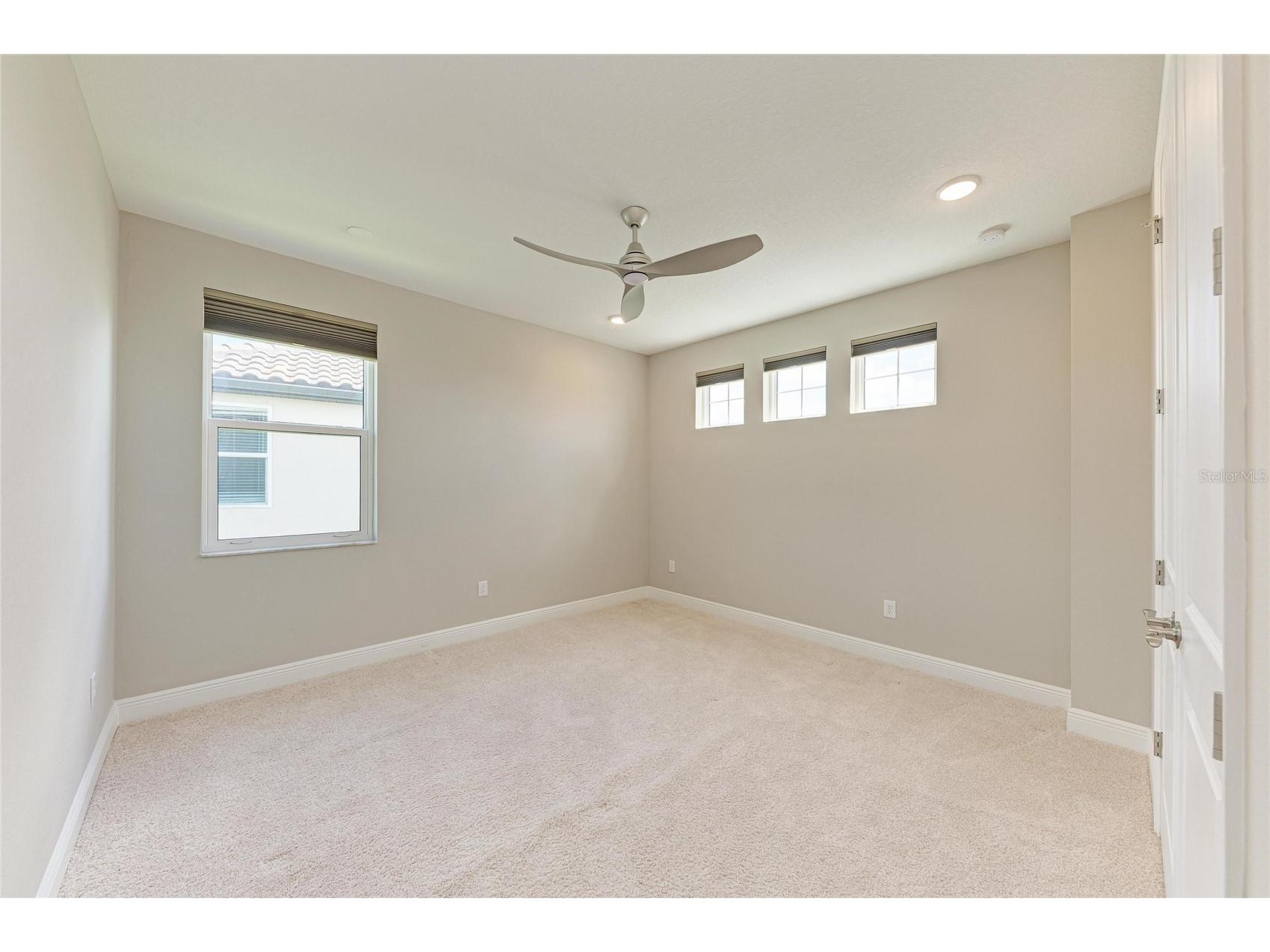 4745 Antrim Drive Sarasota FL 34240 A4693247 image40
