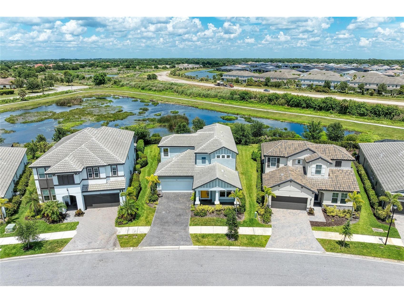 4745 Antrim Drive Sarasota FL 34240 A4699483 image3