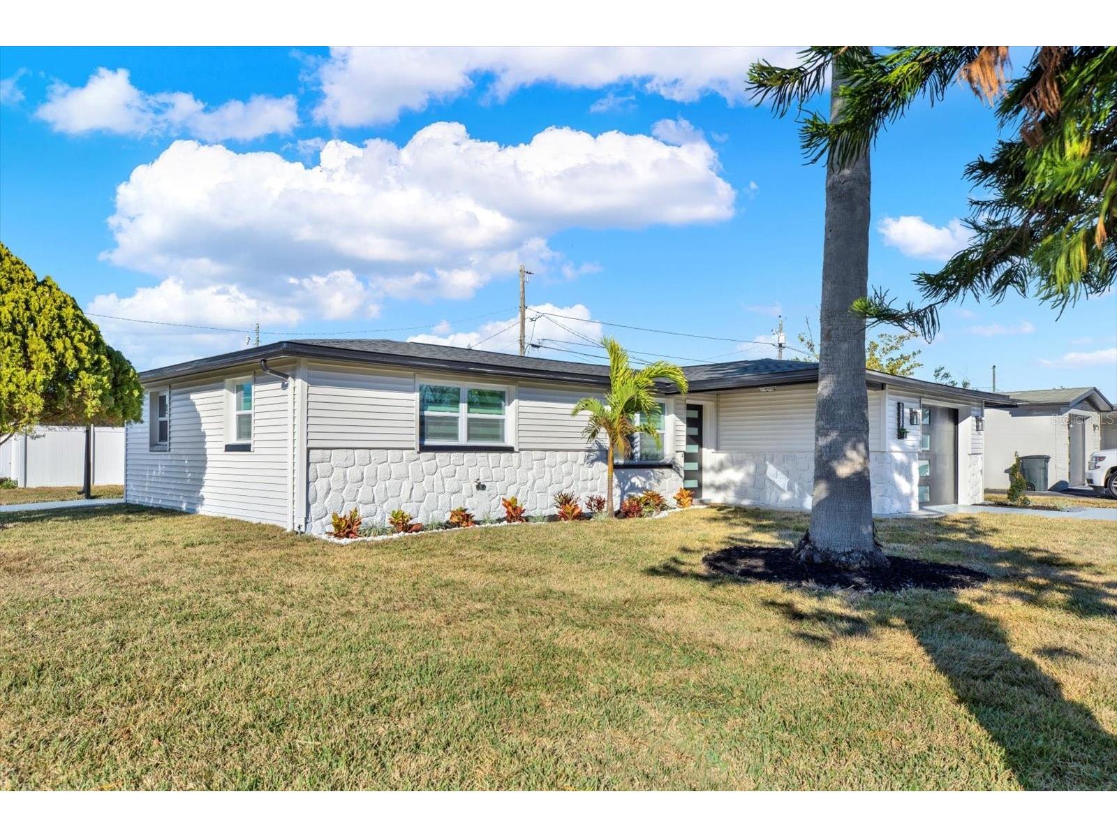 4745 Guardian Avenue Holiday FL 34690 TB8469820 image3