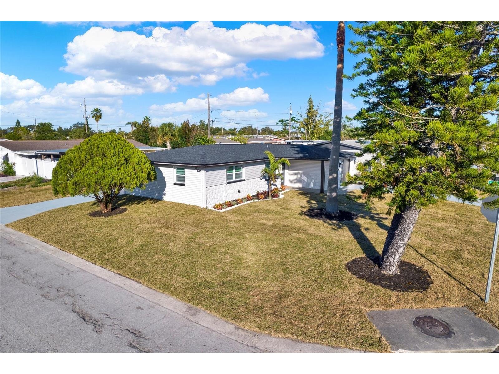 4745 Guardian Avenue Holiday FL 34690 TB8469820 image33