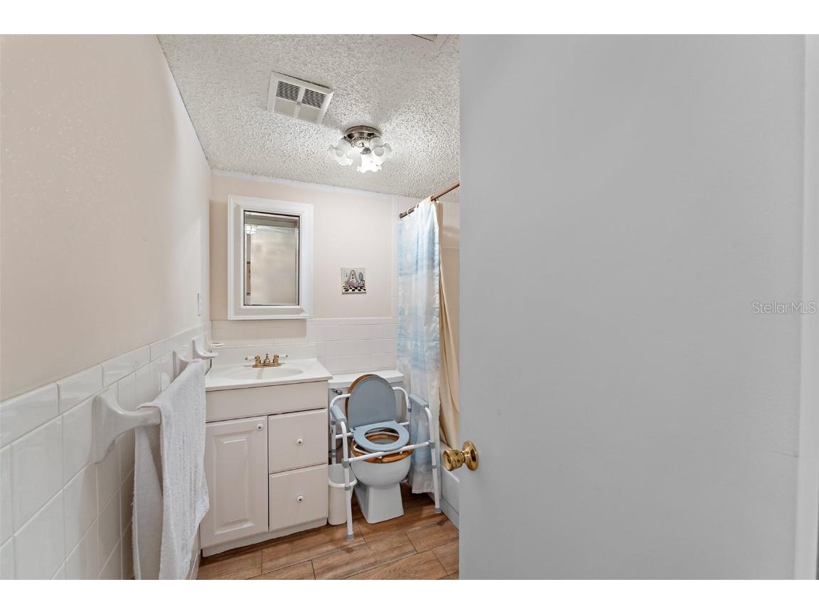 4746 Azalea Drive #105C New Port Richey FL 34652 TB8408758 image20